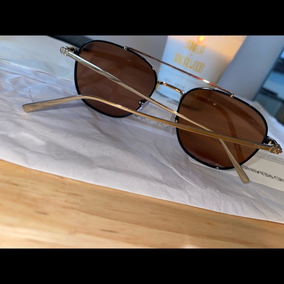 Salvatore ferragamo Sunglasses gold with black rims and brown tinted lenses - Picture 13 of 16